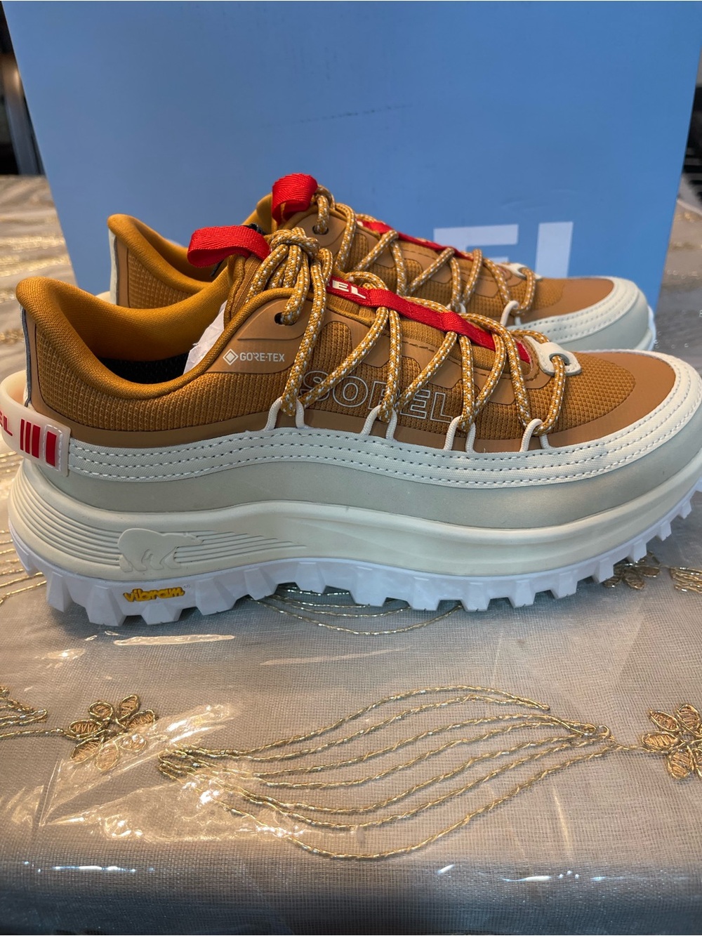NWB Sorel women’s callsign low GTX canyon gold honey sneakers size 10 limited - Picture 9 of 16